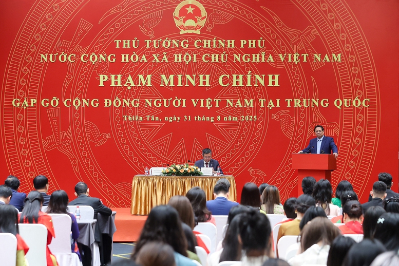 Thủ tướng chia sẻ với kiều bào tại Trung Quốc về không khí, tinh thần Quốc khánh trong nước- Ảnh 3. Thủ tướng chia sẻ với kiều bào tại Trung Quốc về không khí, tinh thần Quốc khánh trong nước- Ảnh 3.