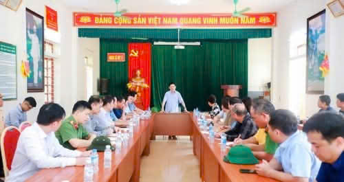 Phó Thủ tướng Hồ Đức Phớc làm trưởng đoàn lên xã biên giới Mỹ Lý tỉnh Nghệ An thăm hỏi, động viên nhân dân, đôn đốc khắc phục hậu quả của bão số 3- Ảnh 7. Phó Thủ tướng Hồ Đức Phớc làm trưởng đoàn lên xã biên giới Mỹ Lý tỉnh Nghệ An thăm hỏi, động viên nhân dân, đôn đốc khắc phục hậu quả của bão số 3- Ảnh 7.