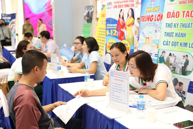 Hà Nội: Giải quyết việc làm cho người lao động đạt 85,6% kế hoạch năm- Ảnh 1.