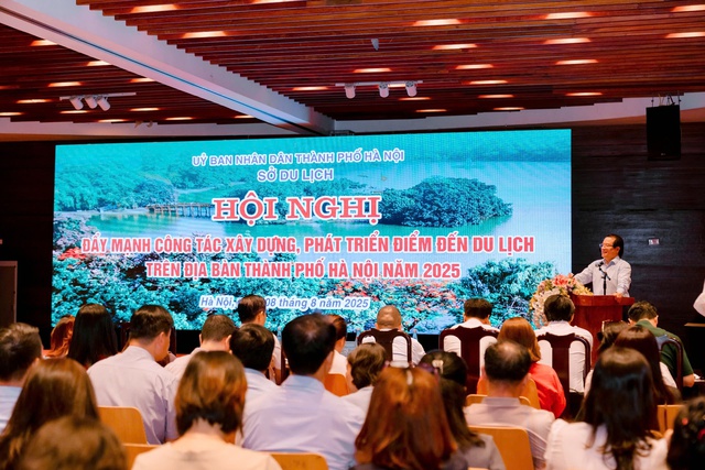 Hà Nội: Định hướng phát triển sản phẩm du lịch theo cụm, tuyến, vùng gắn với tiêu chí xanh- Ảnh 1. Hà Nội: Định hướng phát triển sản phẩm du lịch theo cụm, tuyến, vùng gắn với tiêu chí xanh- Ảnh 1.