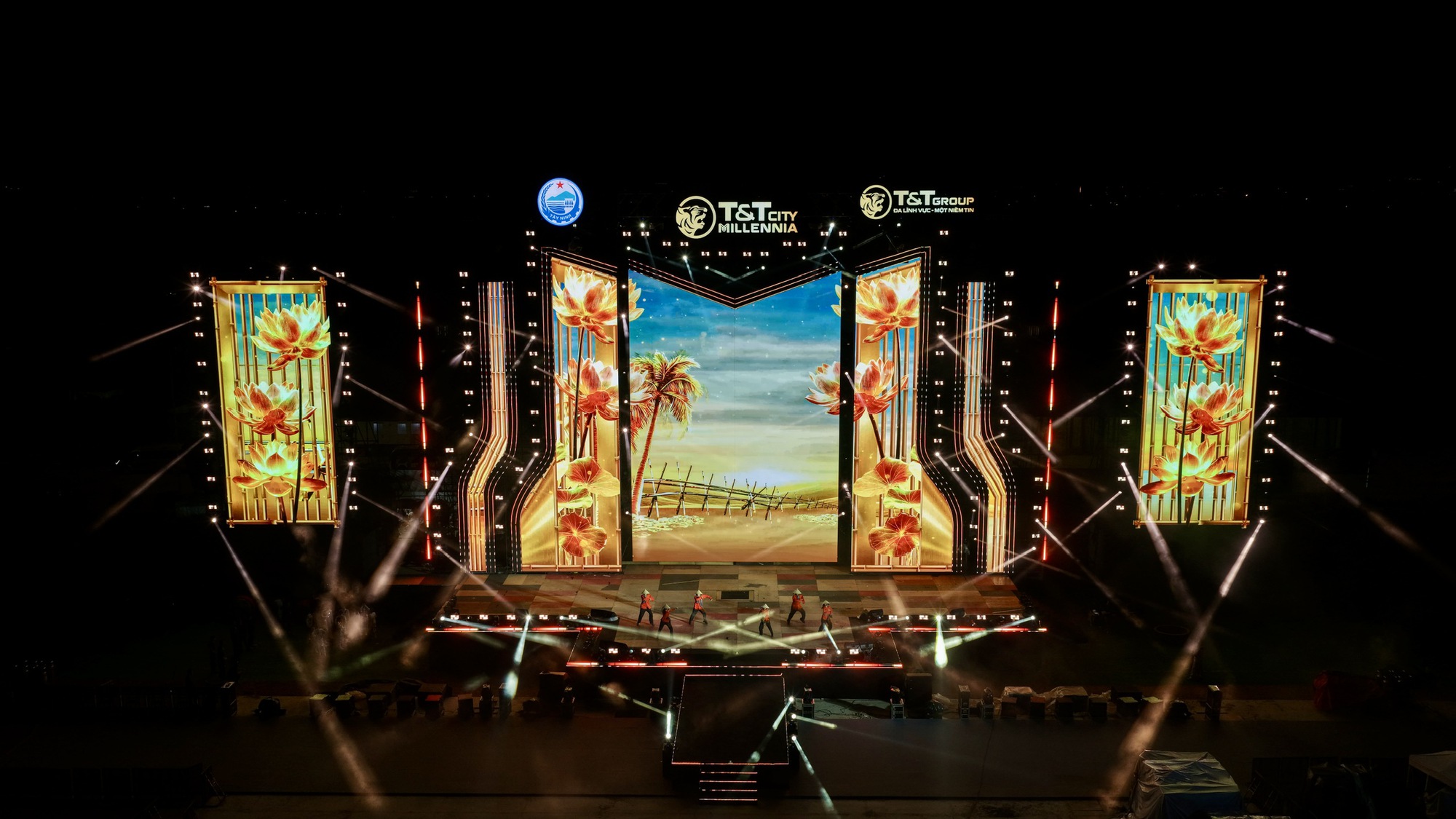 Thành phố Thiên niên kỷ T&T City Millennia bừng sáng trước đại nhạc hội- Ảnh 7.