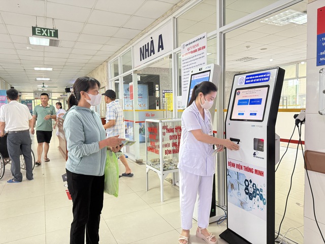 Hà Nội: Tỷ lệ bao phủ bảo hiểm y tế đạt 95,54% dân số- Ảnh 1. Hà Nội: Tỷ lệ bao phủ bảo hiểm y tế đạt 95,54% dân số- Ảnh 1.