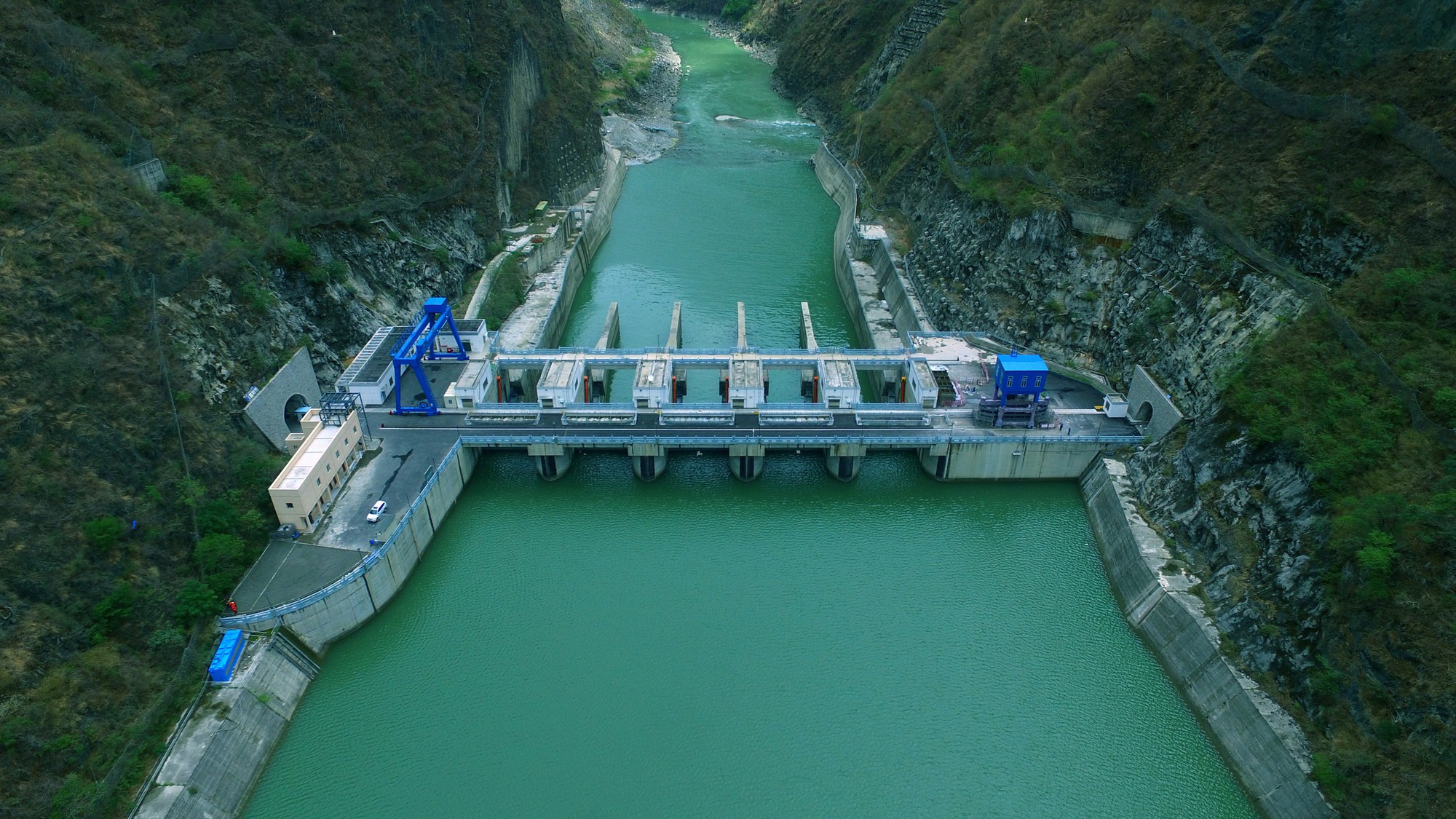 Chiêm ngưỡng con đập "quái vật" cao nhất thế giới, hơn tháp Eiffel 5 mét- Ảnh 5. Chiêm ngưỡng con đập "quái vật" cao nhất thế giới, hơn tháp Eiffel 5 mét- Ảnh 5.