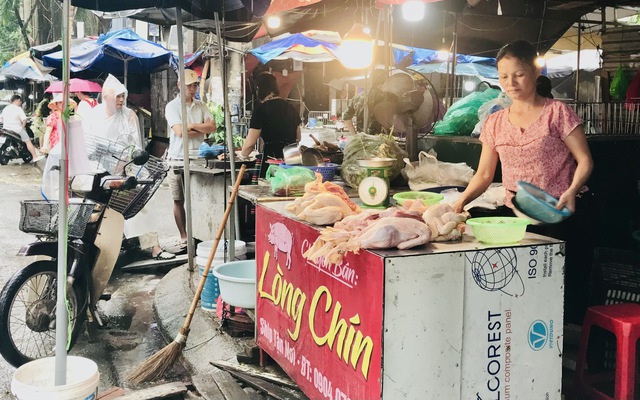 Hà Nội: Kiên quyết xử lý dứt điểm chợ 'cóc', chợ 'tạm' trong tháng 9/2025- Ảnh 1.