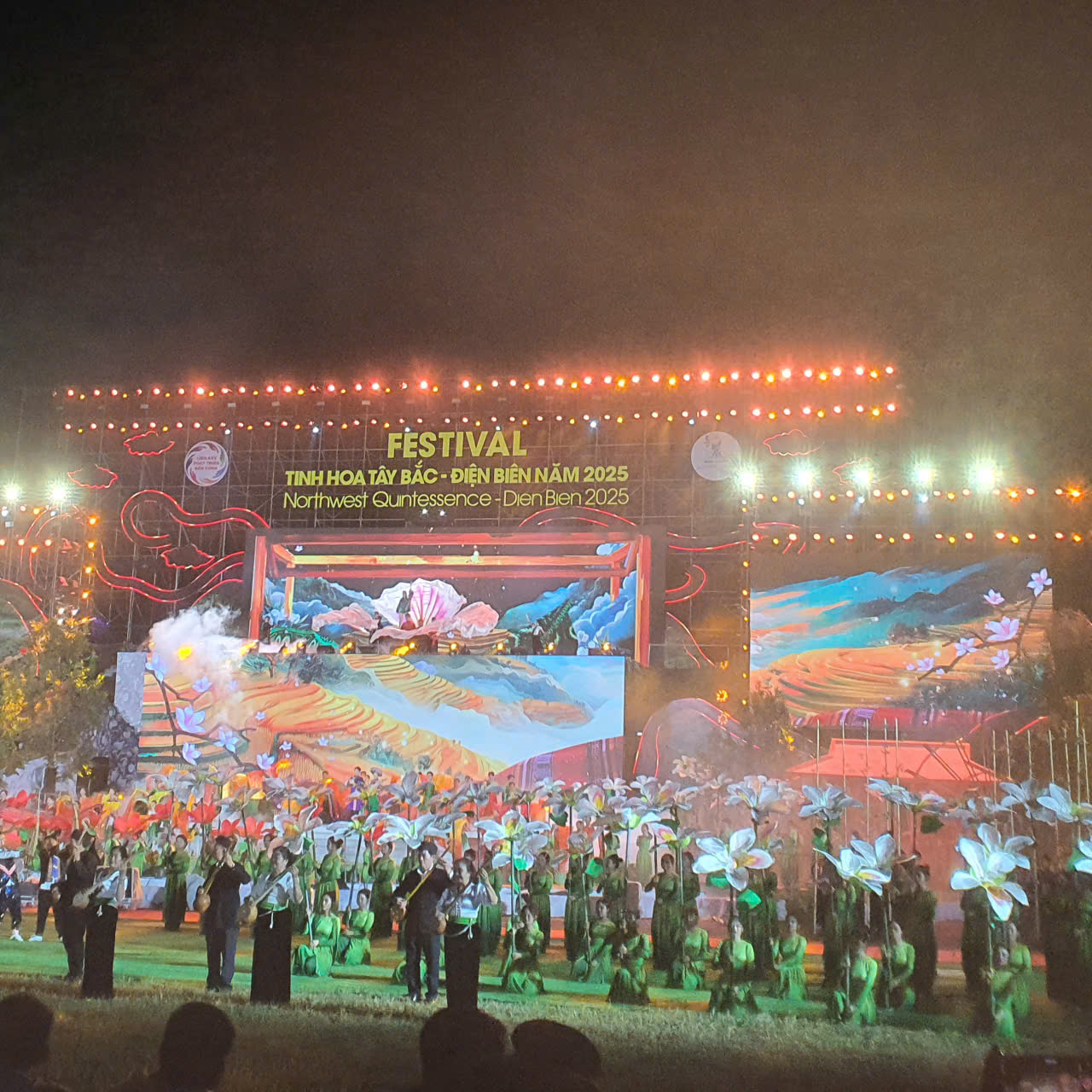 Khai mạc Festival Tinh hoa Tây Bắc - Điện Biên năm 2025- Ảnh 2. Khai mạc Festival Tinh hoa Tây Bắc - Điện Biên năm 2025- Ảnh 2.