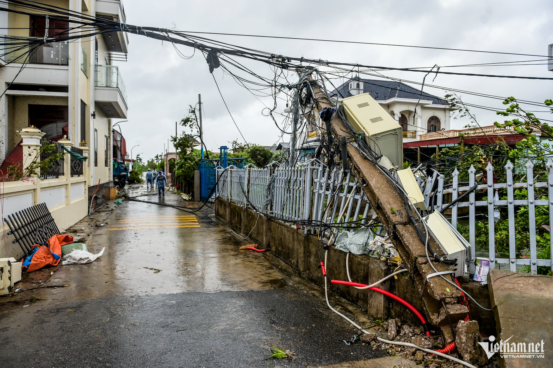 Trận giông lốc dữ dội quét qua Ninh Bình: 9 người chết, cảnh tượng tan hoang chưa từng thấy- Ảnh 8.