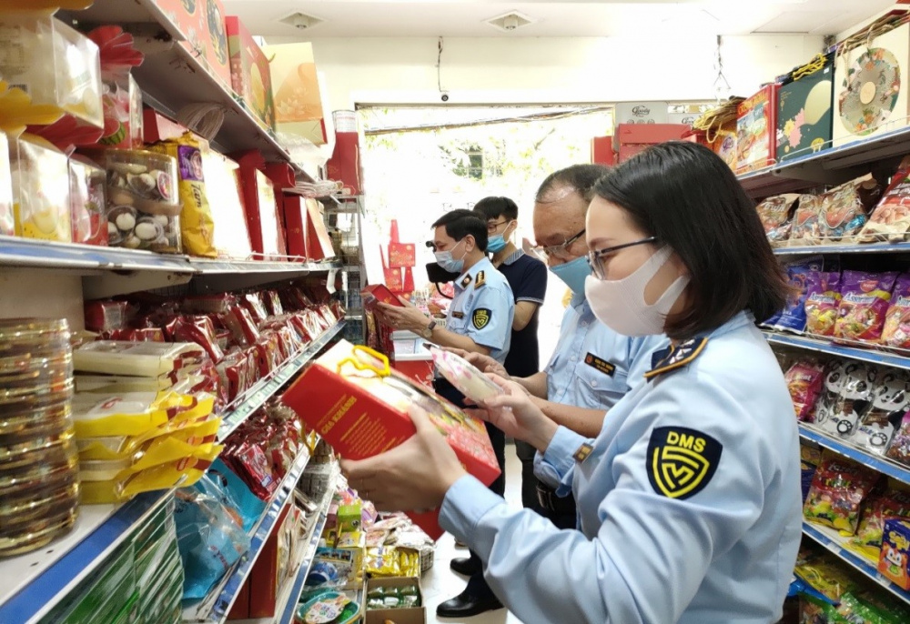 Phát hiện hơn 15.500 vụ hàng giả, hàng lậu trong 9 tháng- Ảnh 1. Phát hiện hơn 15.500 vụ hàng giả, hàng lậu trong 9 tháng- Ảnh 1.