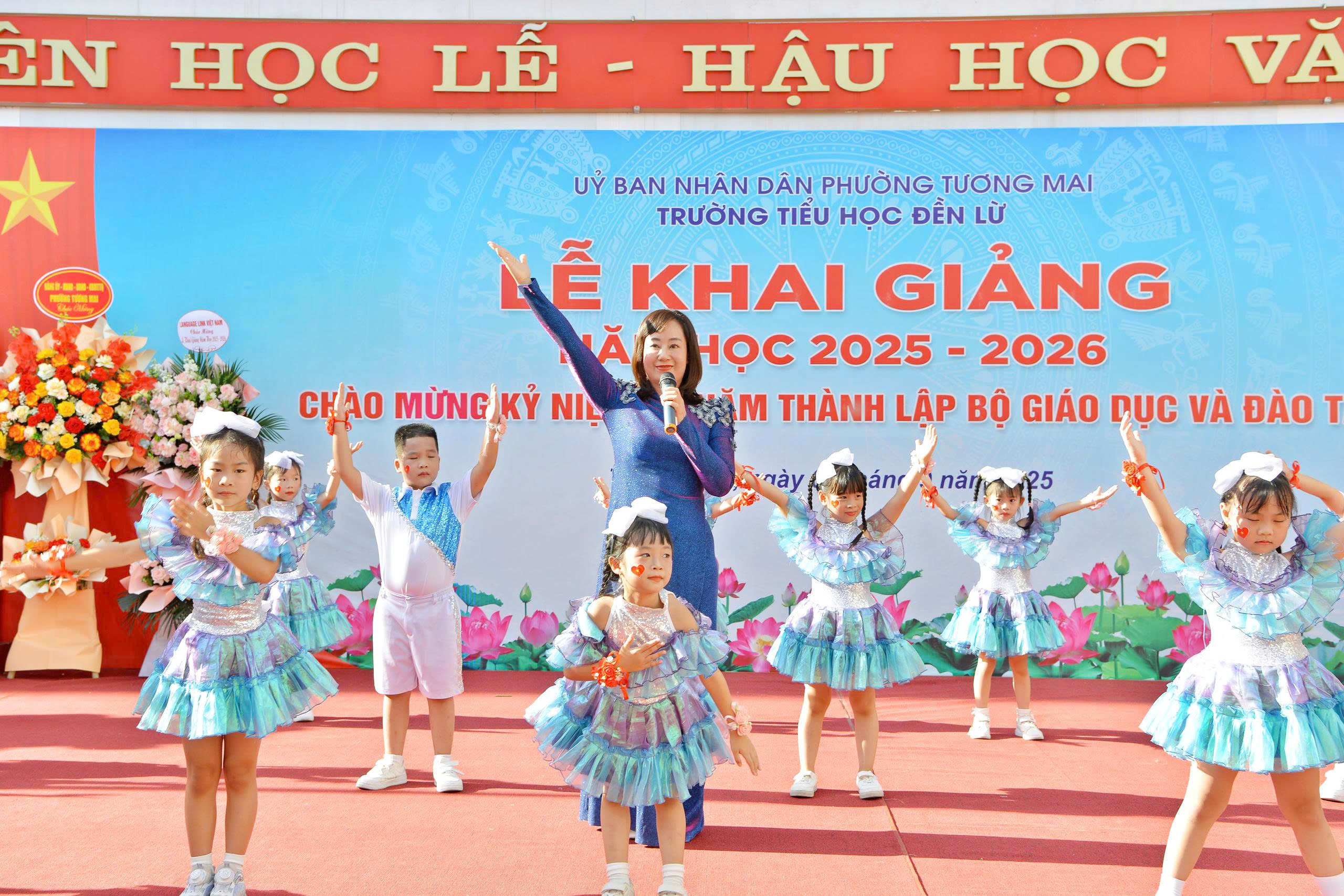 Lễ khai giảng đặc biệt tại Trường Tiểu học Đền Lừ- Ảnh 4. Lễ khai giảng đặc biệt tại Trường Tiểu học Đền Lừ- Ảnh 4.