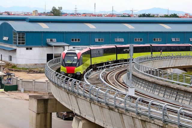 Hà Nội: Phê duyệt phương án tuyến đường sắt đô thị số 5 Văn Cao - Hòa Lạc- Ảnh 1. Hà Nội: Phê duyệt phương án tuyến đường sắt đô thị số 5 Văn Cao - Hòa Lạc- Ảnh 1.