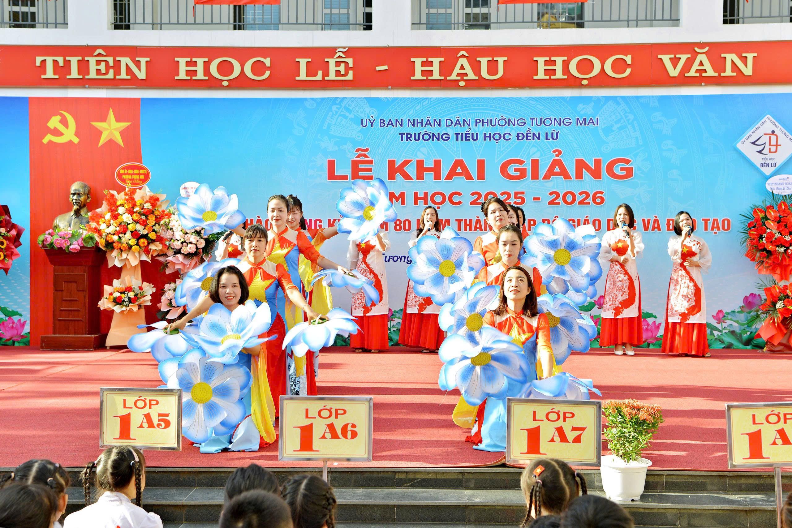 Lễ khai giảng đặc biệt tại Trường Tiểu học Đền Lừ- Ảnh 3. Lễ khai giảng đặc biệt tại Trường Tiểu học Đền Lừ- Ảnh 3.