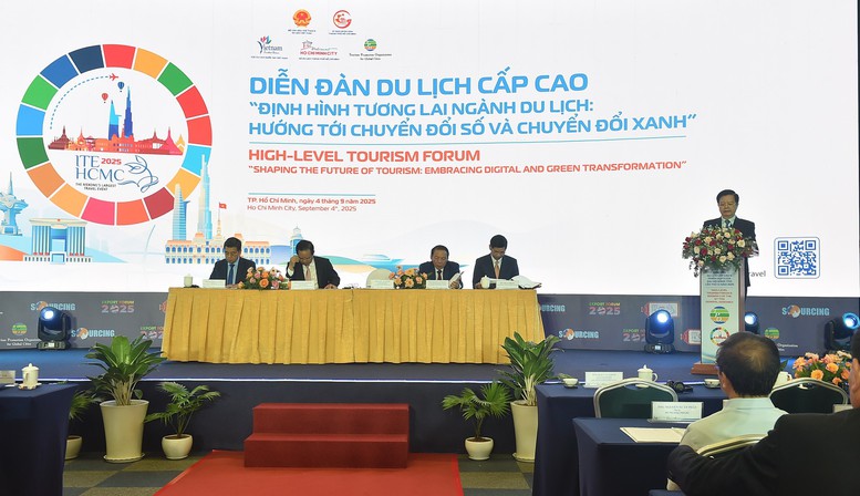 Chuyển đổi số và chuyển đổi xanh: 'Chìa khóa vàng' phát triển du lịch bền vững- Ảnh 2. Chuyển đổi số và chuyển đổi xanh: 'Chìa khóa vàng' phát triển du lịch bền vững- Ảnh 2.