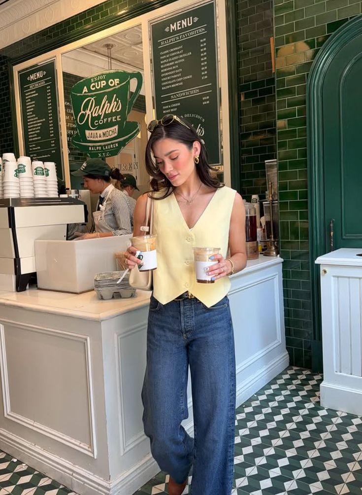 6 trang phục phụ nữ Pháp chê mạnh: Mặc lên kém sang, visual đẹp mấy cũng không gánh nổi- Ảnh 9. 6 trang phục phụ nữ Pháp chê mạnh: Mặc lên kém sang, visual đẹp mấy cũng không gánh nổi- Ảnh 9.