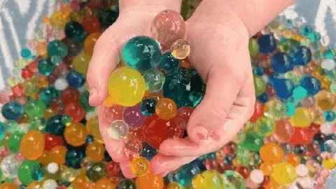 Vạch trần món đồ chơi giá 5.000 đồng nhìn nịnh mắt nhưng đe dọa sức khỏe, nhiều khi cấp cứu cũng chẳng kịp- Ảnh 2. Vạch trần món đồ chơi giá 5.000 đồng nhìn nịnh mắt nhưng đe dọa sức khỏe, nhiều khi cấp cứu cũng chẳng kịp- Ảnh 2.