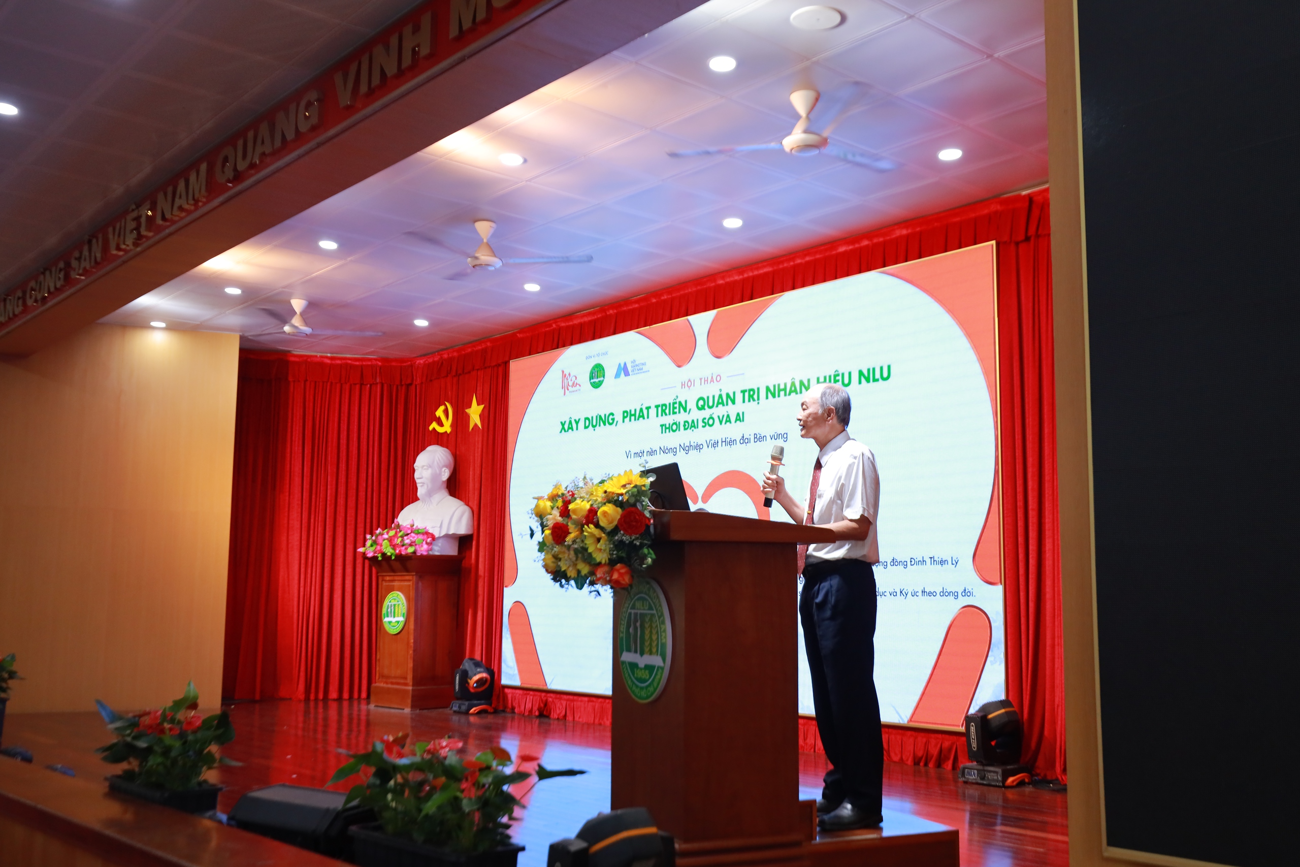 Xây dựng, phát triển quản trị Nhân hiệu NLU thời đại số và AI- Ảnh 5. Xây dựng, phát triển quản trị Nhân hiệu NLU thời đại số và AI- Ảnh 5.