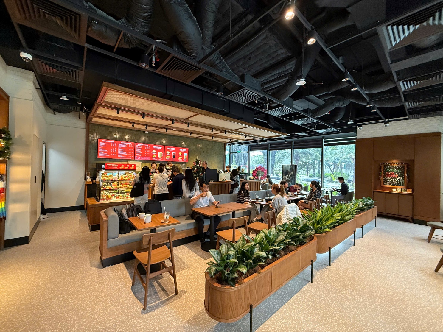 Trung tâm thương mại và Văn phòng cộng hưởng giá trị, khu Goldmark City thêm sôi động- Ảnh 2. Trung tâm thương mại và Văn phòng cộng hưởng giá trị, khu Goldmark City thêm sôi động- Ảnh 2.