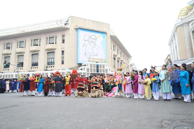 Hà Nội: Tái hiện giá trị văn hóa Tết truyền thống qua chương trình “Tết Việt - Tết Phố”- Ảnh 1.