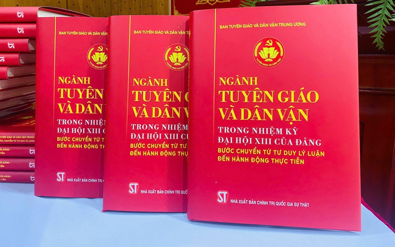 Bồi đắp niềm tin và khát vọng phát triển đất nước phồn vinh, văn minh, hạnh phúc- Ảnh 3. Bồi đắp niềm tin và khát vọng phát triển đất nước phồn vinh, văn minh, hạnh phúc- Ảnh 3.