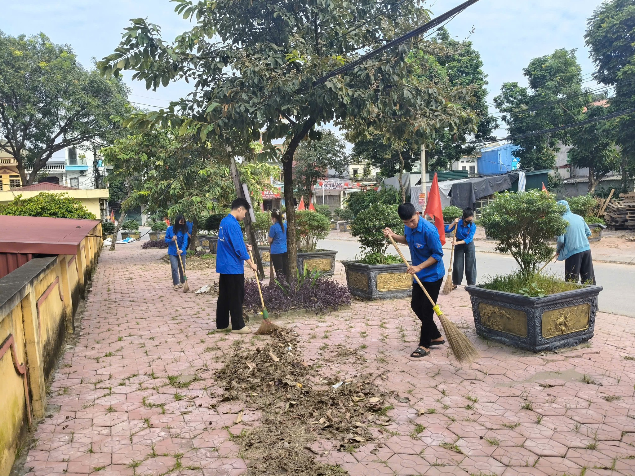 Hưng Yên: 4000 đoàn viên, thanh niên ra quân "Ngày Chủ nhật xanh" chào mừng Đại hội XIV của Đảng- Ảnh 3.