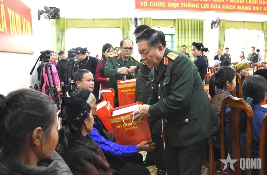 Xây dựng Đảng bộ Quân đội mẫu mực, tiêu biểu, ngang tầm nhiệm vụ- Ảnh 2.