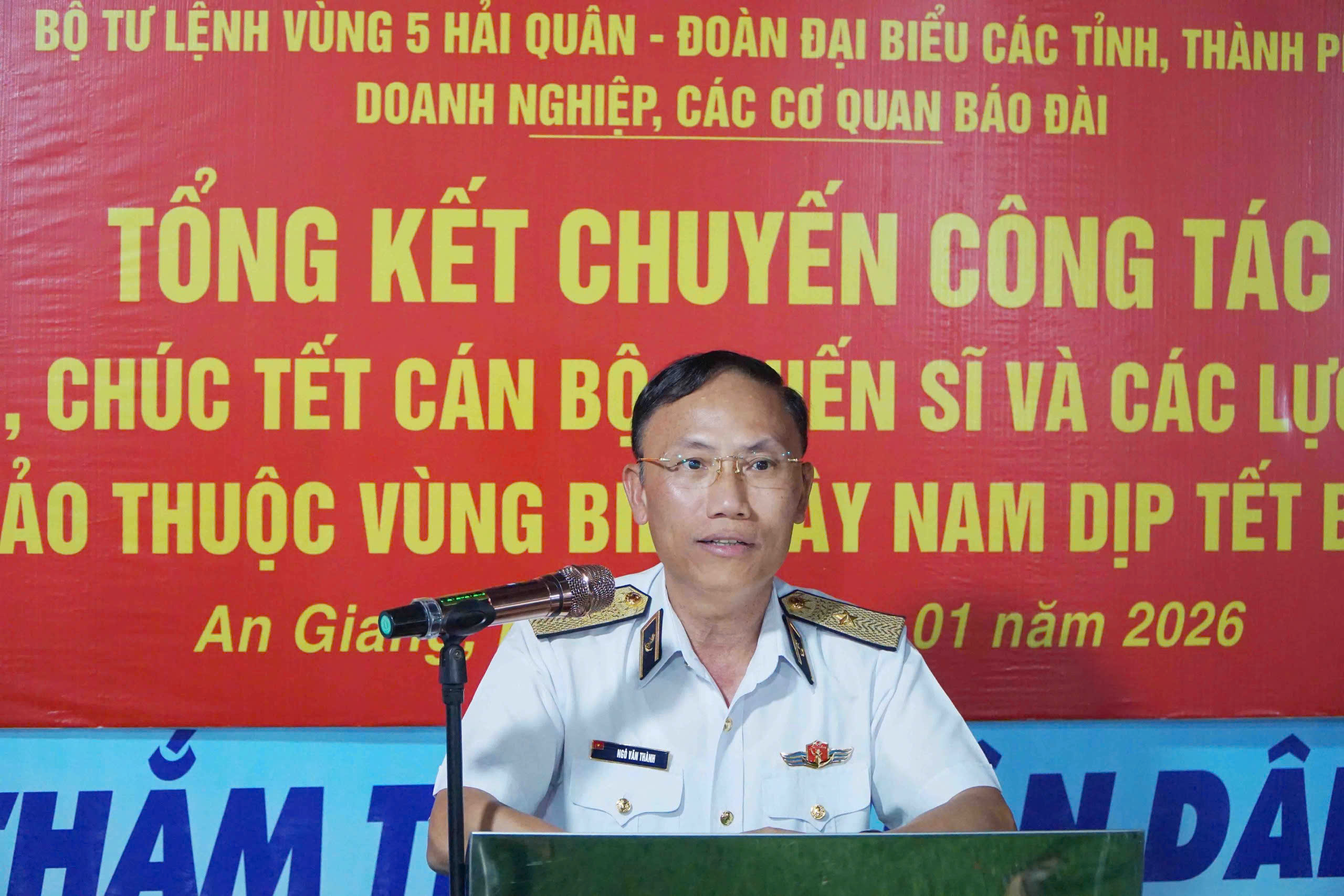 Chuyến hải trình trên vùng biển Tây Nam mang Tết đến với đảo xa của Tổ quốc- Ảnh 23.