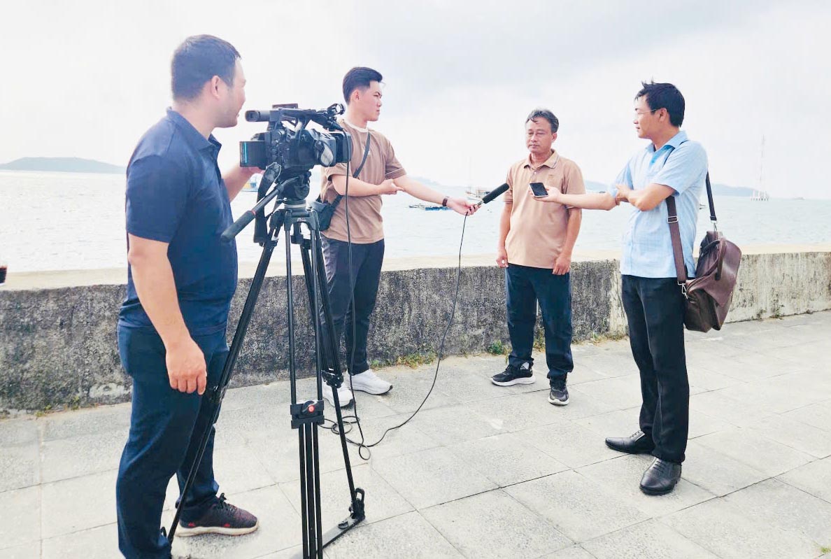 Chuyến hải trình trên vùng biển Tây Nam mang Tết đến với đảo xa của Tổ quốc- Ảnh 18.