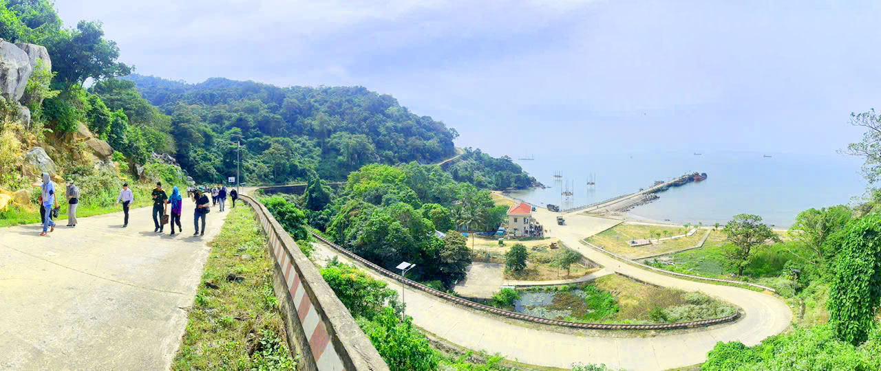 Chuyến hải trình trên vùng biển Tây Nam mang Tết đến với đảo xa của Tổ quốc- Ảnh 8.