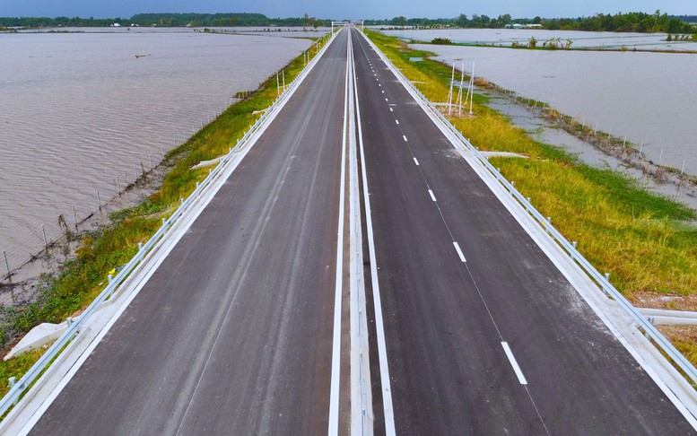 Cà Mau phải bứt phá mạnh mẽ để "vững tin cùng cả nước bước vào kỷ nguyên mới"- Ảnh 18.