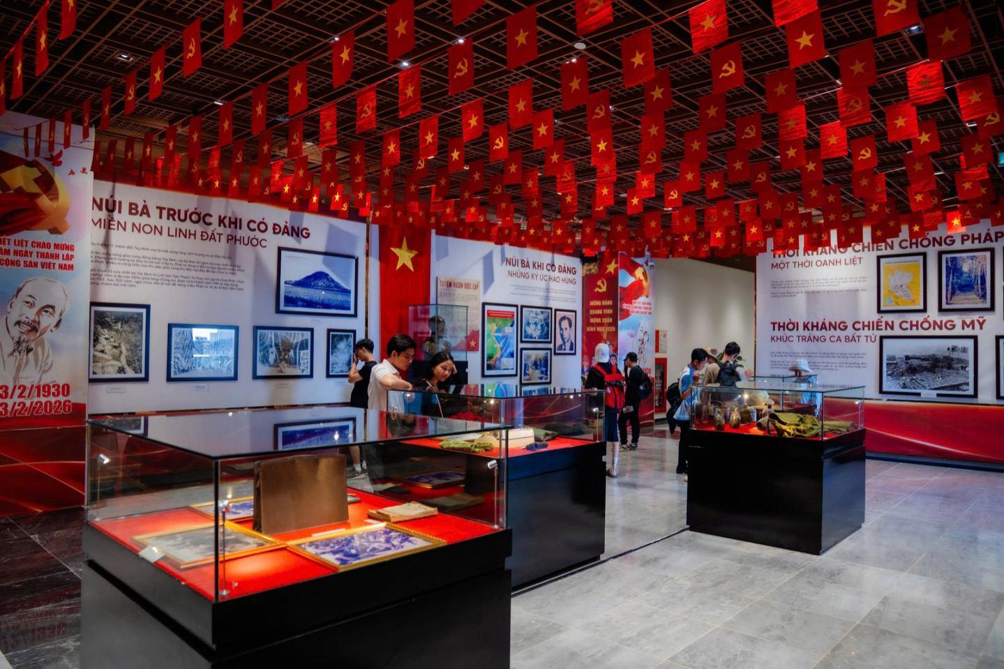 Sun World ba miền tưng bừng cờ hoa mừng Đại hội Đảng lần thứ XIV- Ảnh 8.