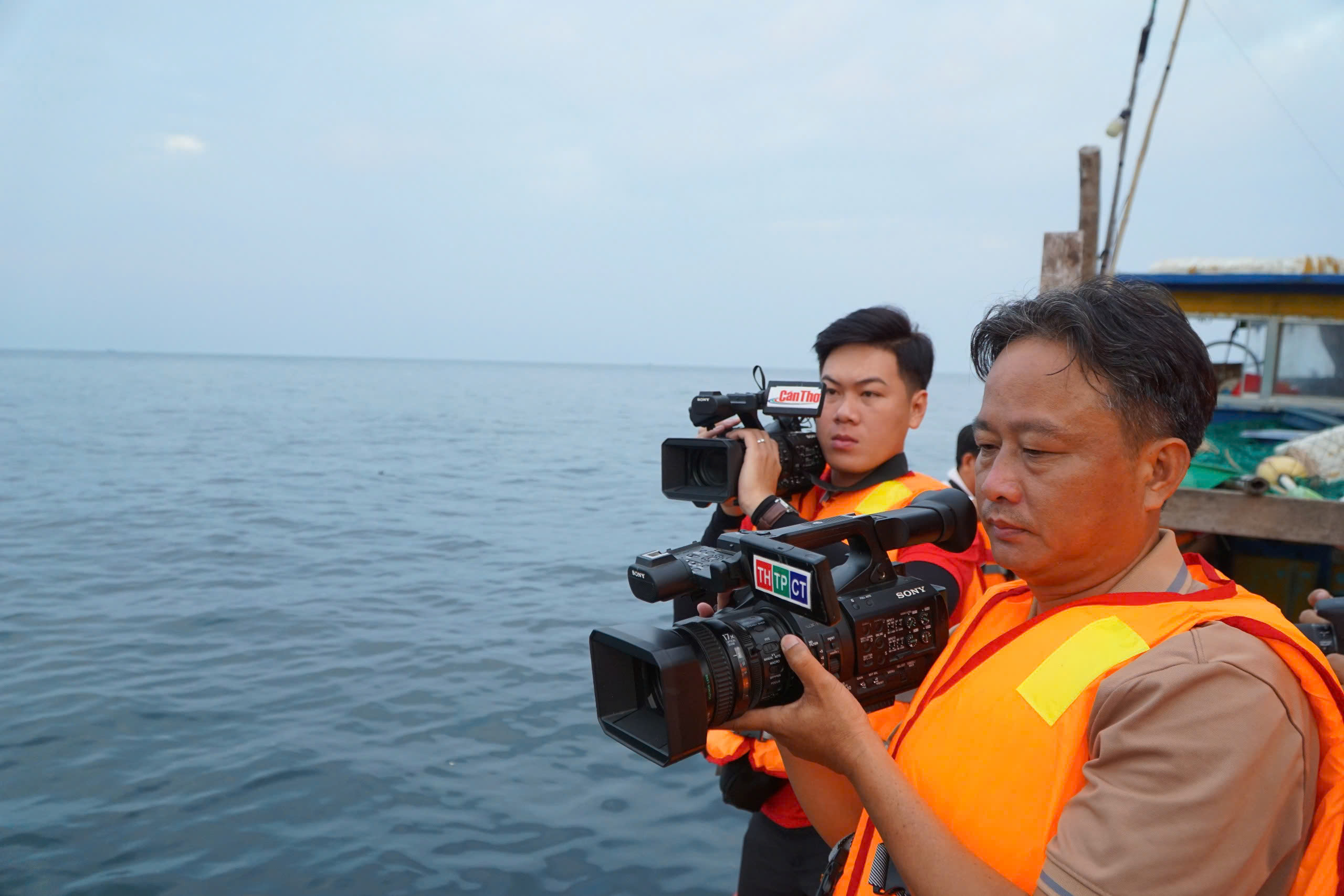 Chuyến hải trình trên vùng biển Tây Nam mang Tết đến với đảo xa của Tổ quốc- Ảnh 19.