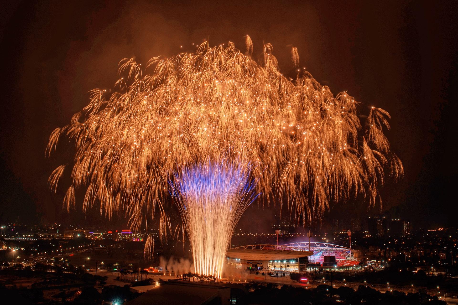 Từ “đảo pháo hoa” 365 ngày, “thành phố pháo hoa” không ngủ đến đại nhạc hội pháo hoa tại Hà Nội và dấu ấn Sun Group- Ảnh 5.