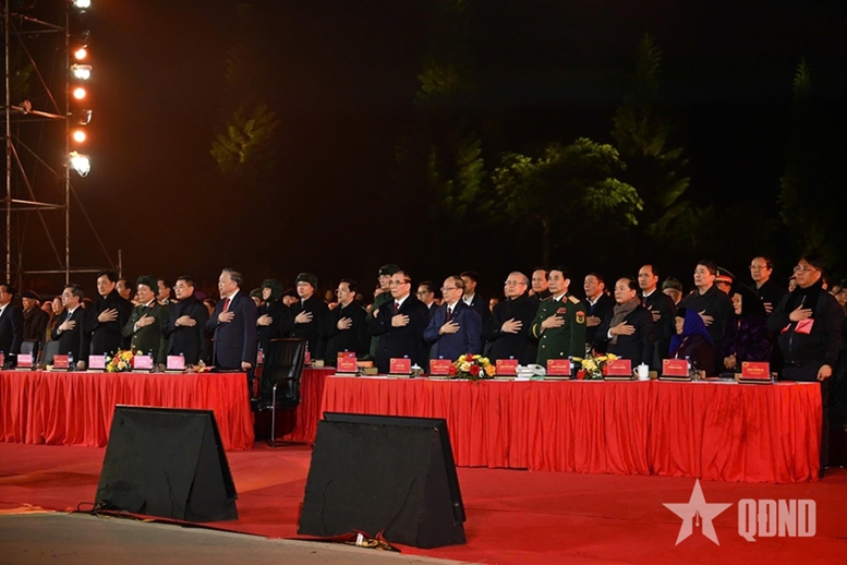 Lãnh đạo Đảng, Nhà nước dự cầu truyền hình kỷ niệm 85 năm Ngày Bác Hồ về nước trực tiếp lãnh đạo cách mạng Việt Nam- Ảnh 4.