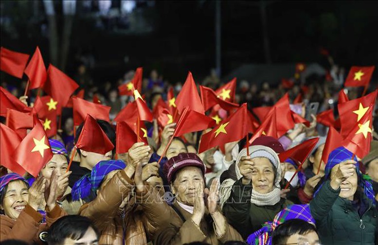 Lãnh đạo Đảng, Nhà nước dự cầu truyền hình kỷ niệm 85 năm Ngày Bác Hồ về nước trực tiếp lãnh đạo cách mạng Việt Nam- Ảnh 6.