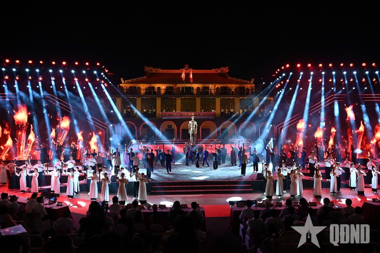 Lãnh đạo Đảng, Nhà nước dự cầu truyền hình kỷ niệm 85 năm Ngày Bác Hồ về nước trực tiếp lãnh đạo cách mạng Việt Nam- Ảnh 9.