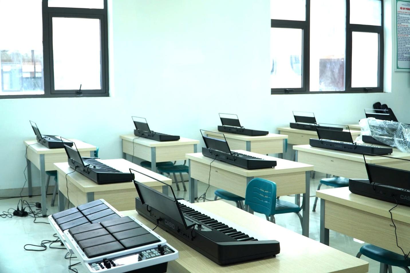 Máy tính bảng, nhạc cụ dân tộc… và ngôi trường “5 sao” hiện đại vùng biên giới Điện Biên- Ảnh 7.