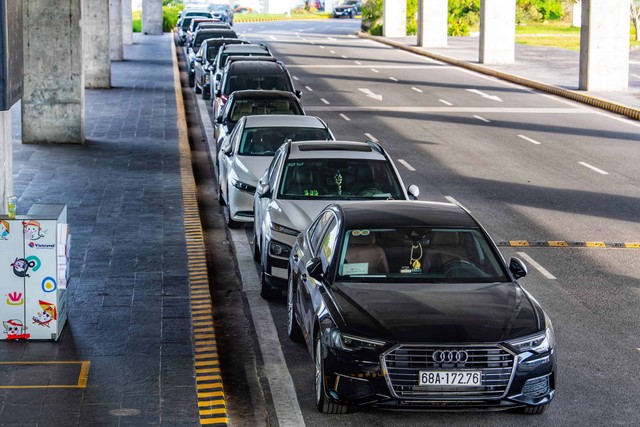 Sân bay Phú Quốc triển khai thu phí không dừng, rút ngắn thời gian di chuyển cho hành khách- Ảnh 2.