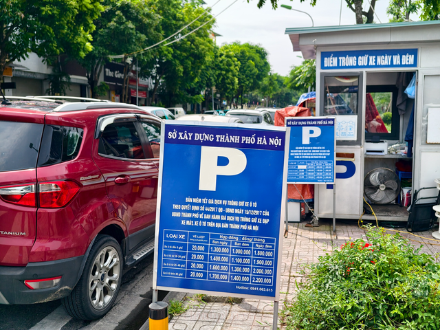 Hà Nội tăng giá trông giữ ô tô, xe máy tại lòng đường, hè phố- Ảnh 1.
