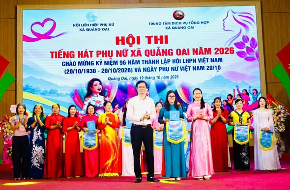 QUẢNG OAI (Hà Nội)SÔI NỔI HỘI THI TIẾNG HÁT PHỤ NỮ CHÀO MỪNG NGÀY 20/10 - Ảnh 4.