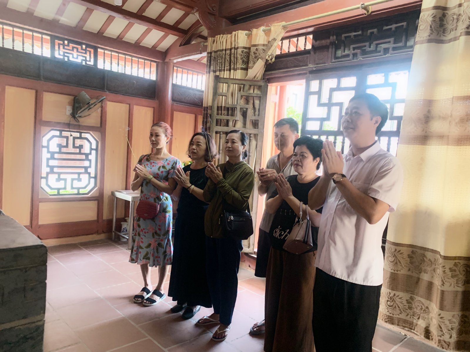 Đong đầy yêu thương ngày 20/10 sau cánh cổng Trung tâm Bảo trợ xã hội tỉnh Thanh Hóa- Ảnh 3.