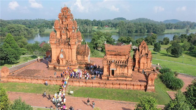 Làng Văn hóa - Du lịch các dân tộc Việt Nam chính thức trở thành Khu du lịch cấp thành phố- Ảnh 1.