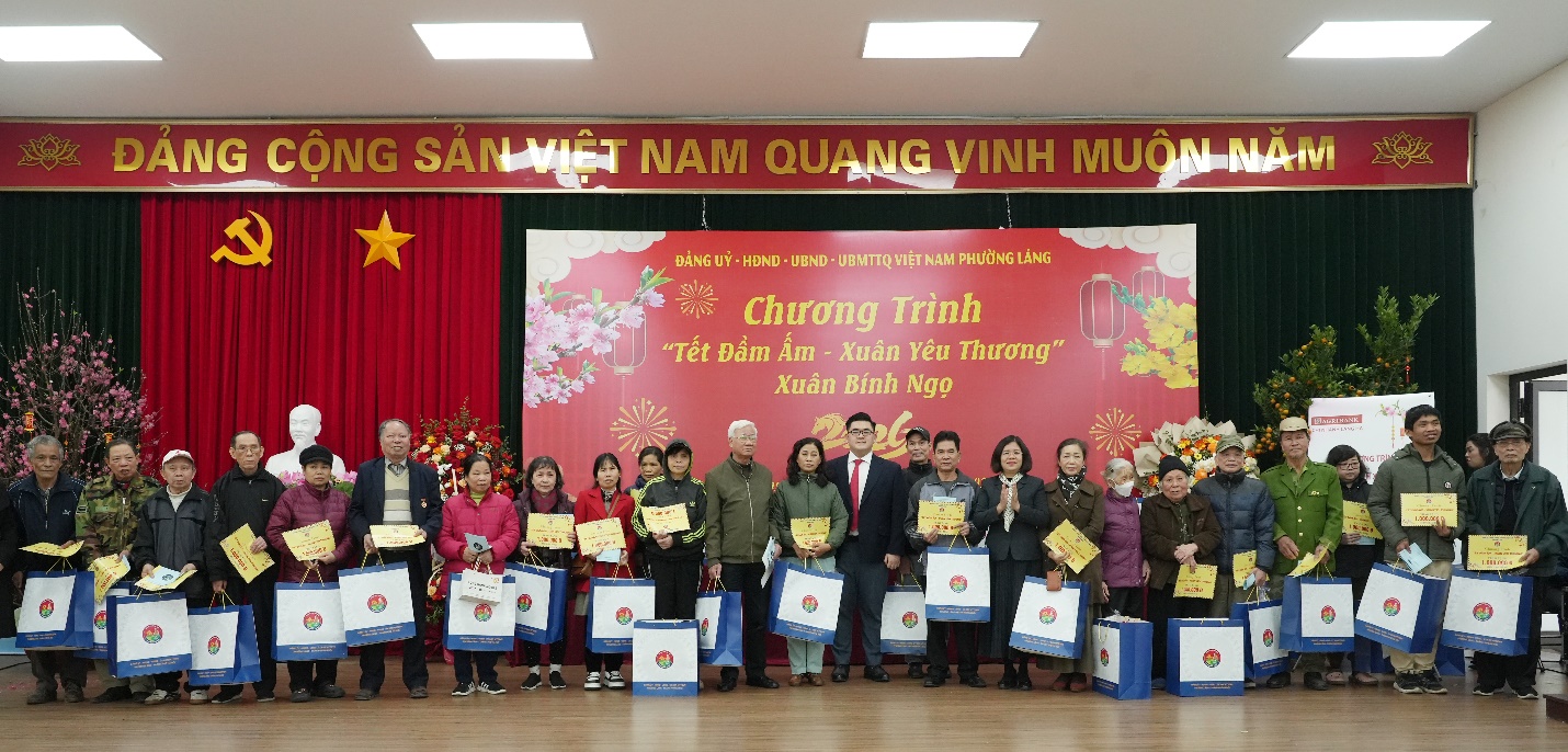 Gói quà Tết nghĩa tình gửi đến những hoàn cảnh khó khăn- Ảnh 5.