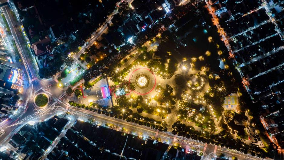 Hơn 90 ngày kiến tạo “khoảng lặng xanh”: TP.HCM khánh thành Công viên số 1 Lý Thái Tổ- Ảnh 2. Hơn 90 ngày kiến tạo “khoảng lặng xanh”: TP.HCM khánh thành Công viên số 1 Lý Thái Tổ- Ảnh 2.