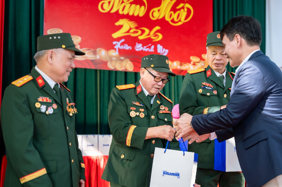 Hơn 61.000 sản phẩm dinh dưỡng Vinamilk đến với thương binh, người khó khăn dịp Tết- Ảnh 4.