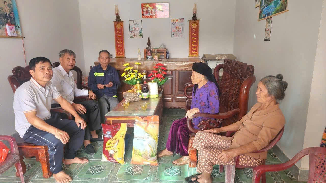 Mùa xuân từ trái tim người làm báo đến những ngôi nhà Đại đoàn kết- Ảnh 10.