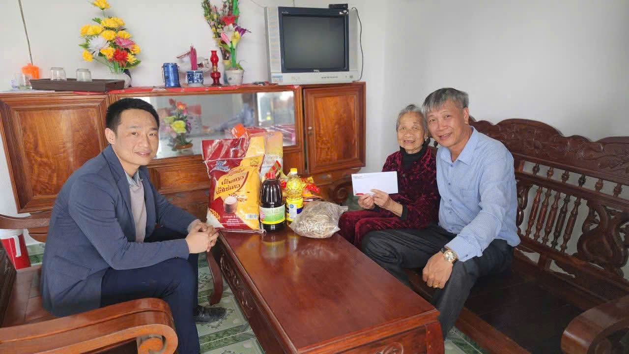 Mùa xuân từ trái tim người làm báo đến những ngôi nhà Đại đoàn kết- Ảnh 1.