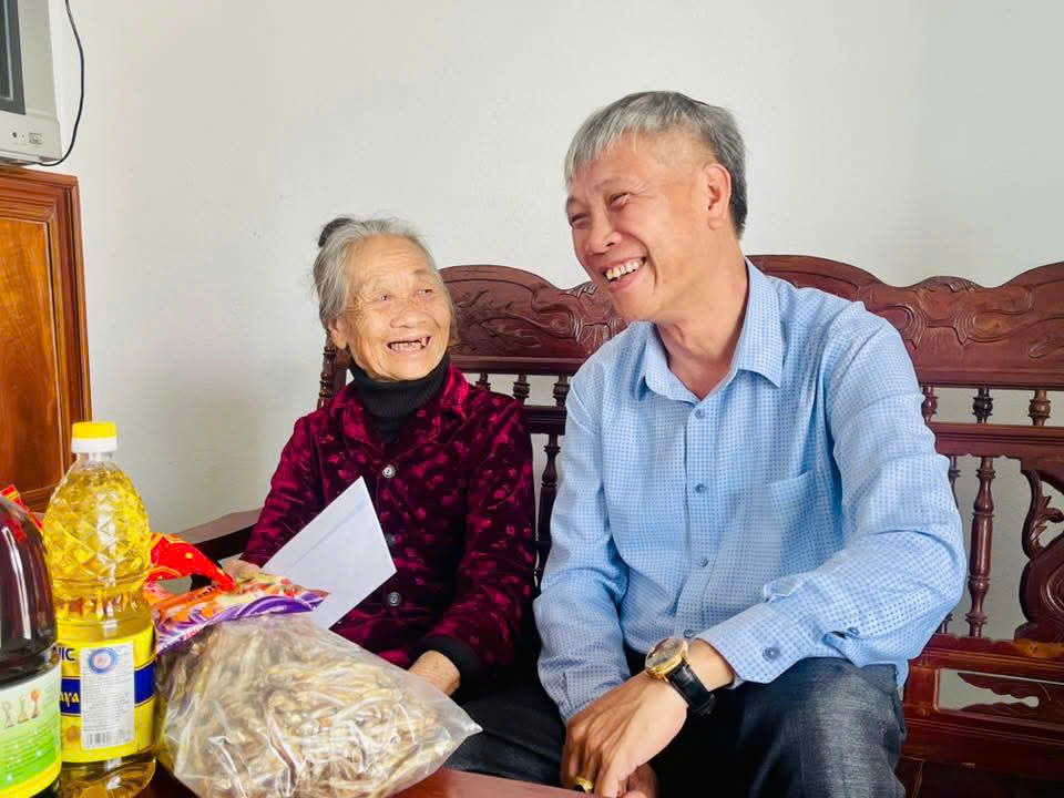 Mùa xuân từ trái tim người làm báo đến những ngôi nhà Đại đoàn kết- Ảnh 2.