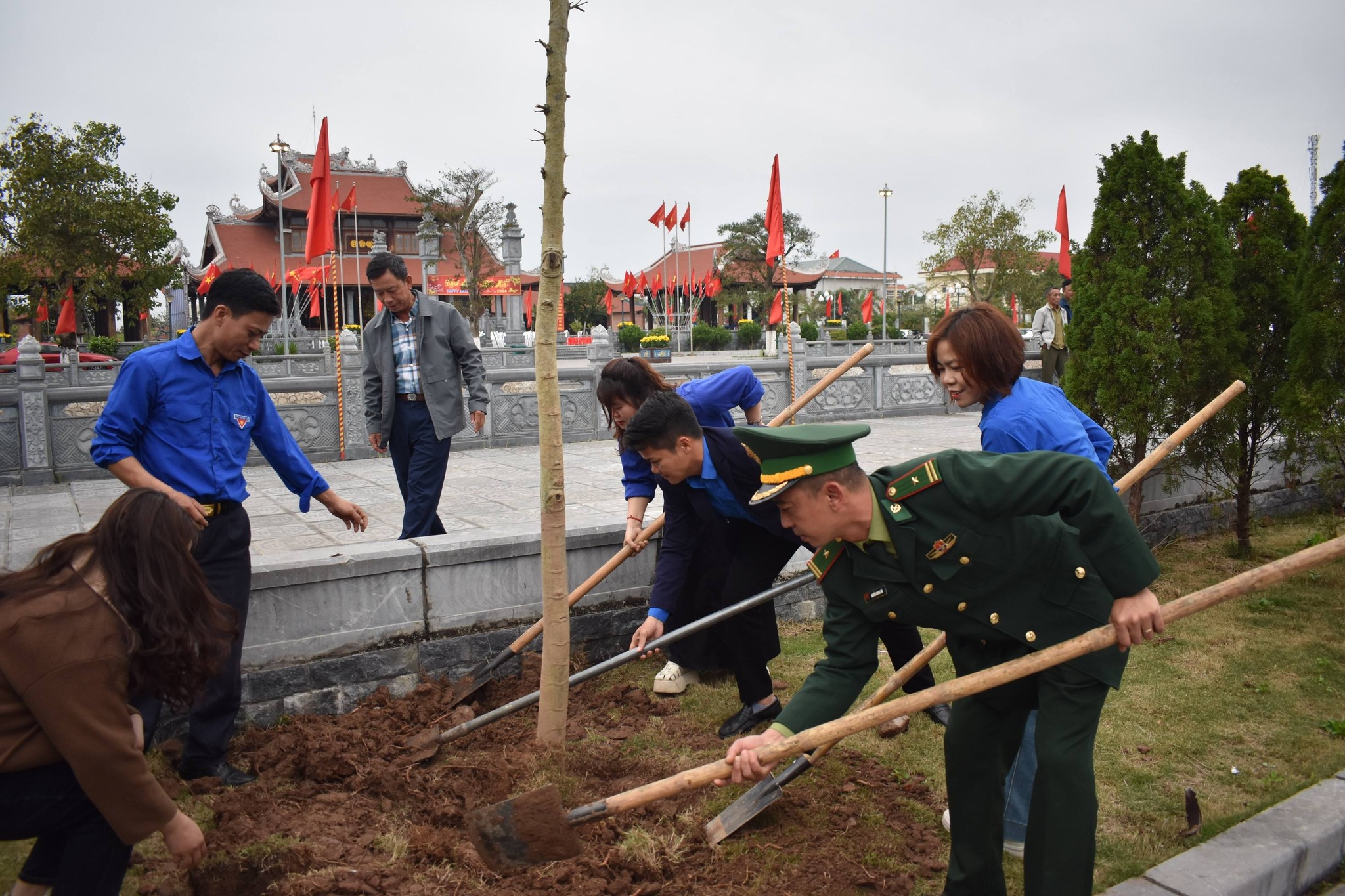 Hưng Yên: Phát động “Tết trồng cây đời đời nhớ ơn Bác Hồ” tại Khu di tích lịch sử quốc gia- Ảnh 6.
