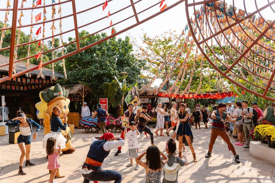 Khách đến Phú Quốc tăng 30% dịp Tết, mở đầu năm du lịch “phi mã”- Ảnh 4. Khách đến Phú Quốc tăng 30% dịp Tết, mở đầu năm du lịch “phi mã”- Ảnh 4.