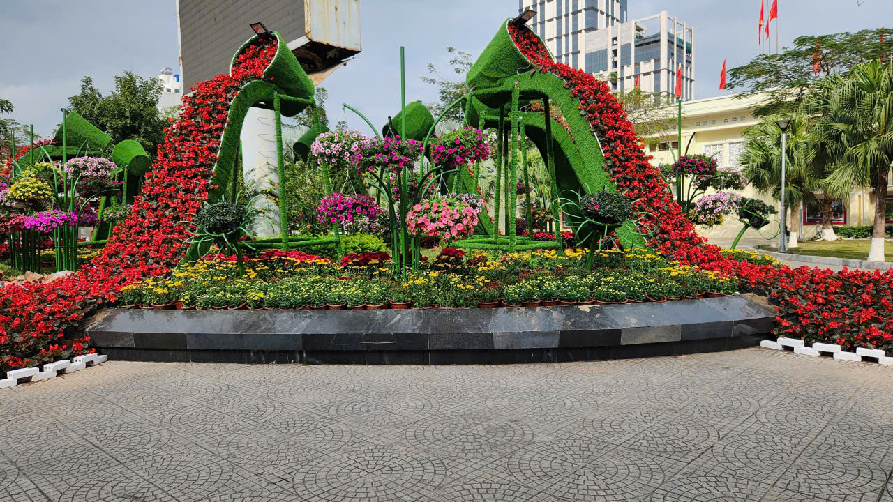 Hải Phòng rực rỡ sắc xuân trước thềm năm mới Bính Ngọ 2026- Ảnh 8.