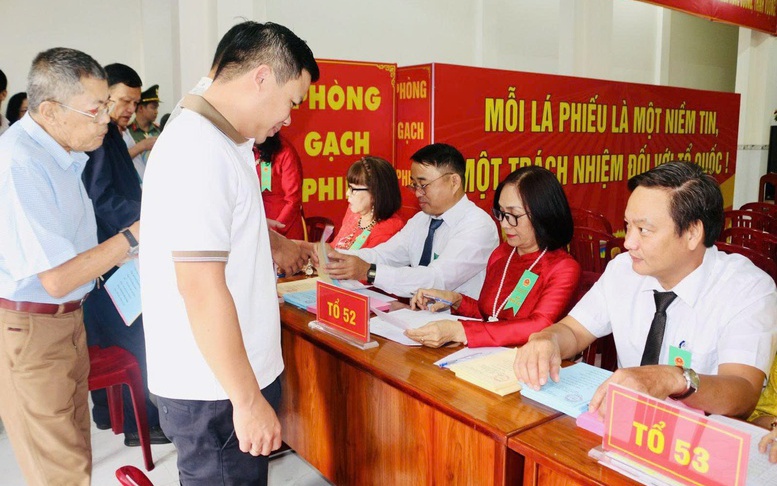 Tỉ lệ cử tri cả nước đi bầu cử đạt trên 99%- Ảnh 2. Tỉ lệ cử tri cả nước đi bầu cử đạt trên 99%- Ảnh 2.