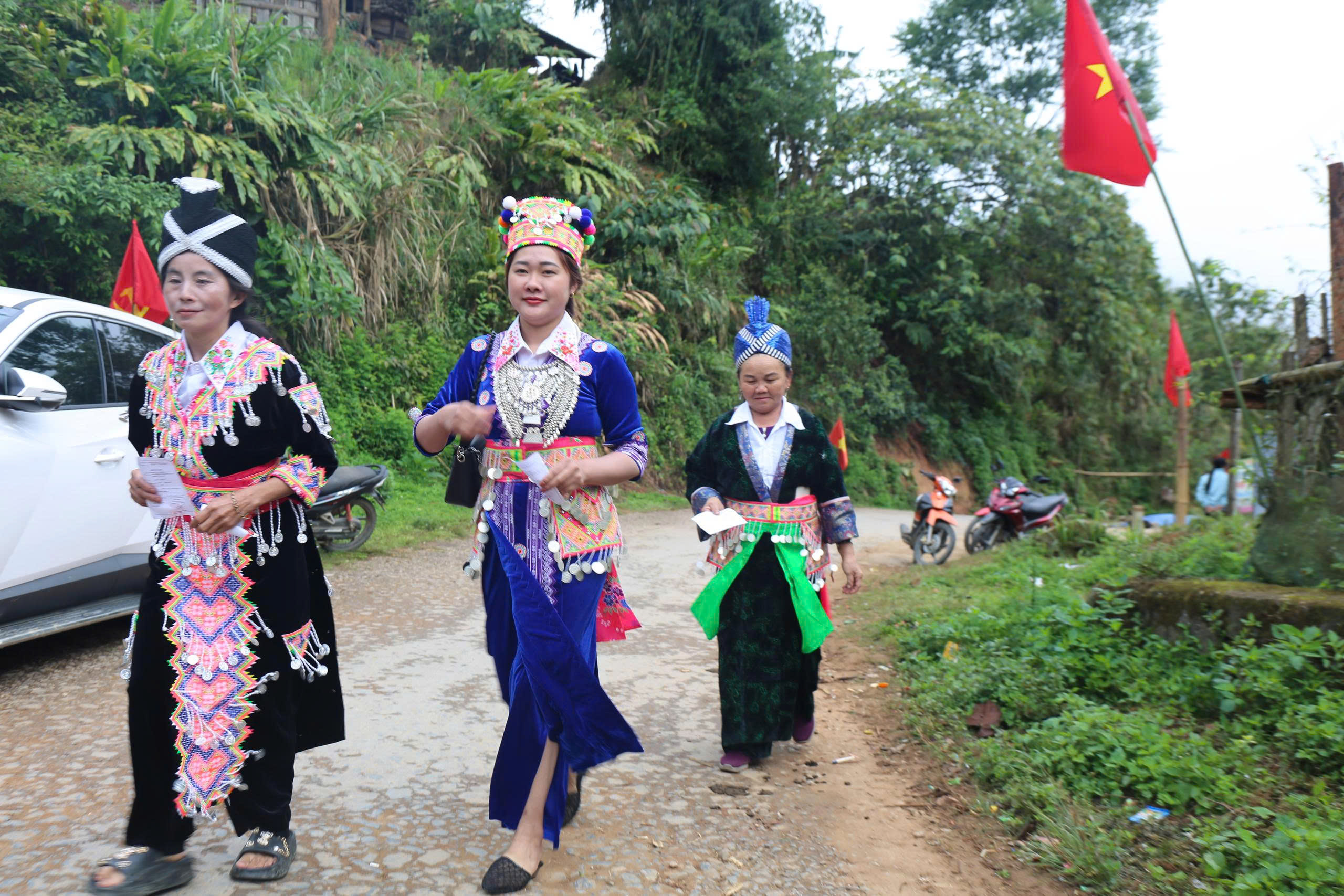 Cử tri Nghệ An phấn khởi tham gia “Ngày hội non sông”- Ảnh 13. Cử tri Nghệ An phấn khởi tham gia “Ngày hội non sông”- Ảnh 13.